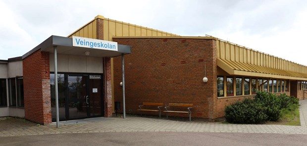 Buskörning saboterade gräsmatta vid skola Buskörning saboterade gräsmatta vid skola