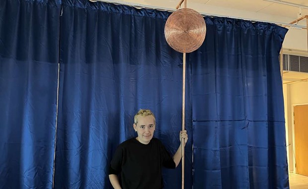 Möller med konstinstallation om övergiven gruva
