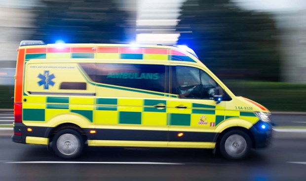 Man klämdes till döds under lastmaskin
