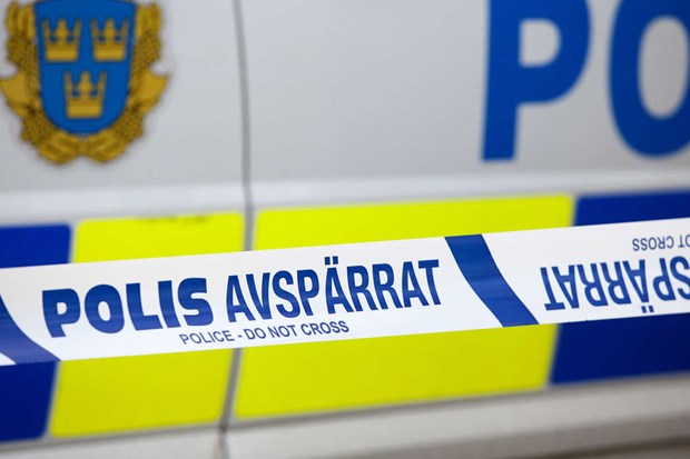 Tjuvar skar sig in i hantverksbil Tjuvar skar sig in i hantverksbil