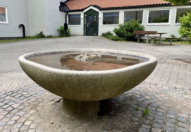 Offentligt konstverk utsatt för skadegörelse