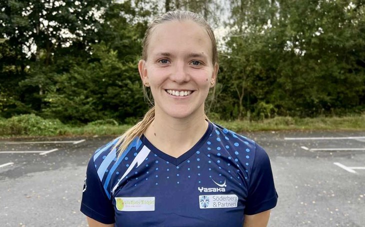 Erika Fronth i Våxtorpströjan. Foto: VBoIS