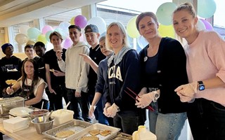 Våffelfest för hela skolan – gemenskap i fokus