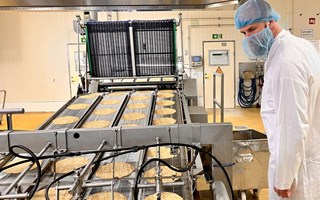 Civilförsvarsministern på pannkaksfabriken