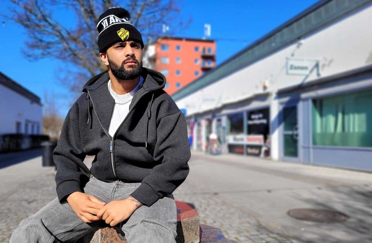 Hasanain Nazar Abid är filmaren och skådespelaren från Andersberg som fastnade för film av en slump och nu fastnat. Foto: Rickard Gustafsson