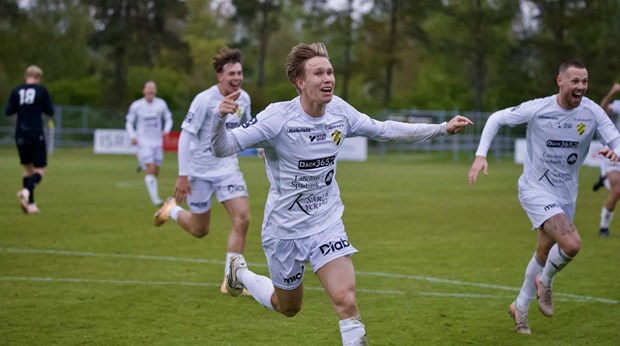 Sansl�s v�ndning gav LFK dr�mseger � s�nkte topplaget Lund i m�lfest