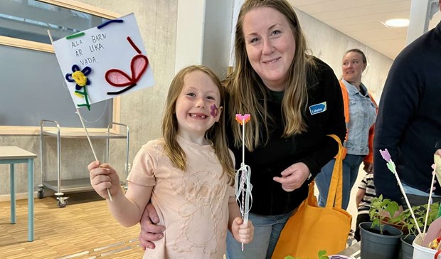 Elevernas egen bazaar fyllde skolan med liv