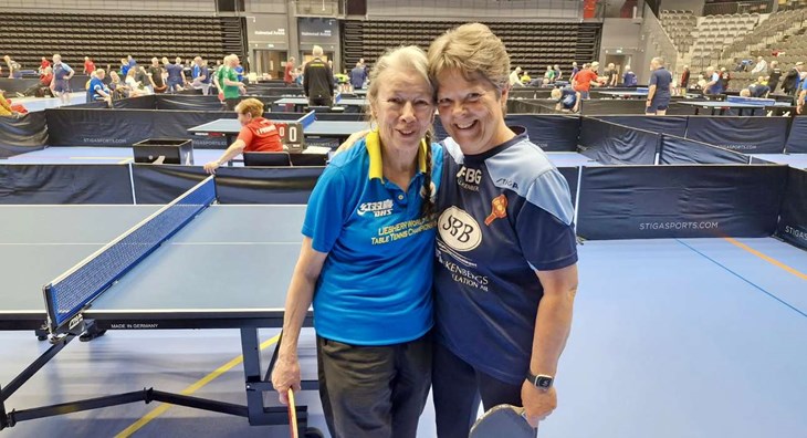 Ginger Karlsson tog silver i damdubbel 70 tillsammans med Majvor Svensson från Falkenbergs BTK. Foto: LBTKS
