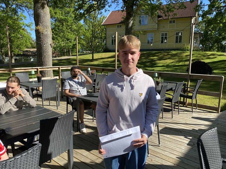 Djordje Stevankovic erbjöd specialanpassade baslådor och ljudstystem till bilar. Han byggde också om bilar till A-traktorer enligt gällande regler i företaget ST Ljudsystem UF. Foto: Carina Nilsson