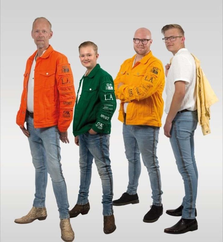Familjebandet Rignells från Kristianstad spelar upp till dans. Foto: Press