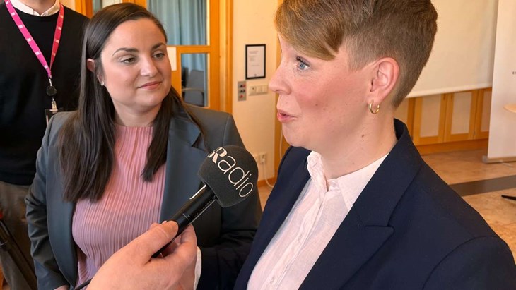 Henrietta Serrate Modig (S) och Ida Eriksson (M) styrande i Region Kronoberg utmanas av det nya vårdpartiet. Foto: Per Brolléus