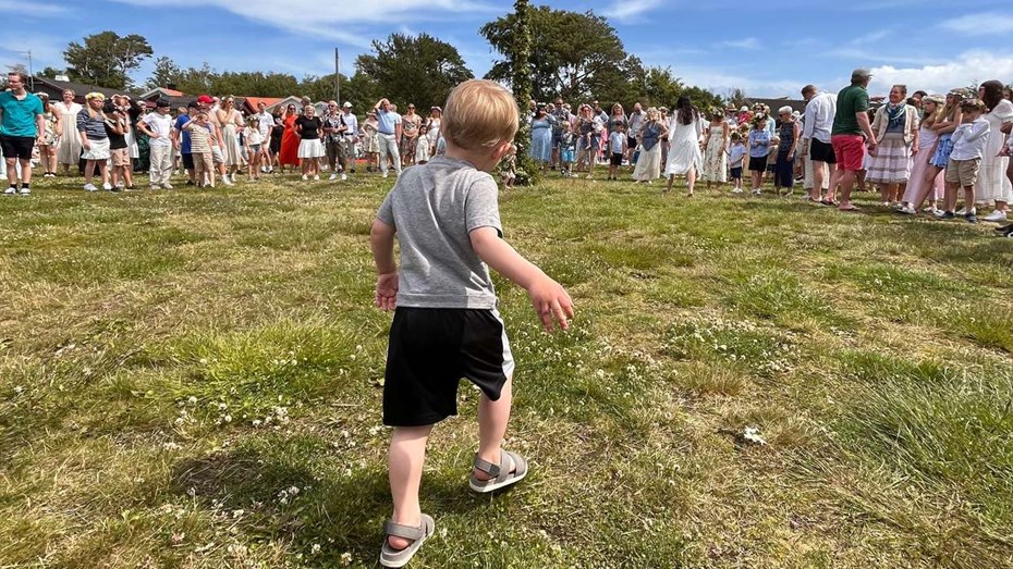 Midsommarv�dret: Sol, v�rme � och stekhet fotboll