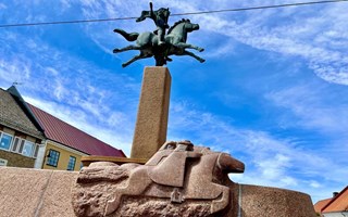 Renoveringen av Hästbrunnen drar ut på tiden