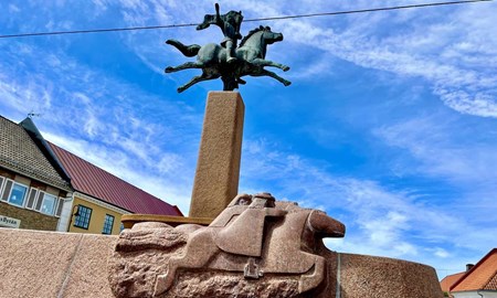 Renoveringen av Hästbrunnen drar ut på tiden
