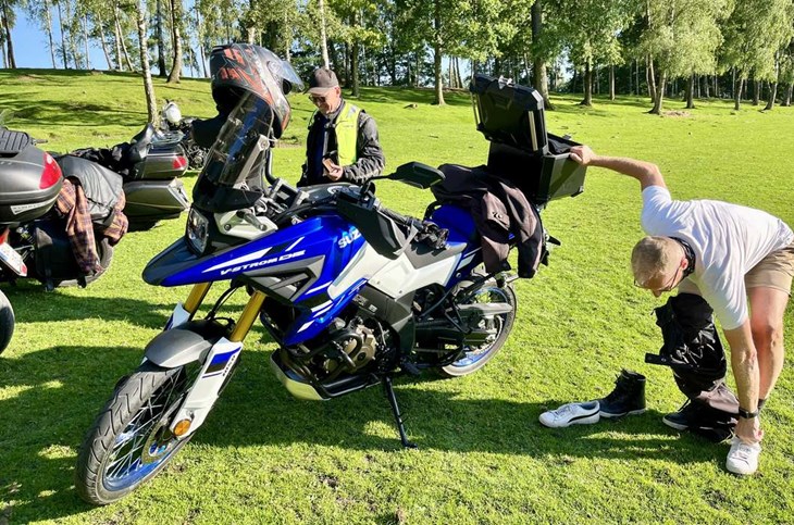 Det var varmt i full MC-klädsel denna afton. Foto: Johan Jönsson