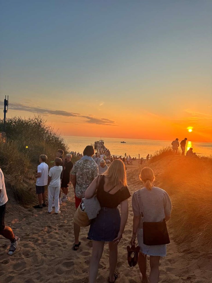En så här härlig kväll drömmer killarna som arrangerar Sandstock givetvis om även för detta års upplaga av festivalen. Foto: Arkiv