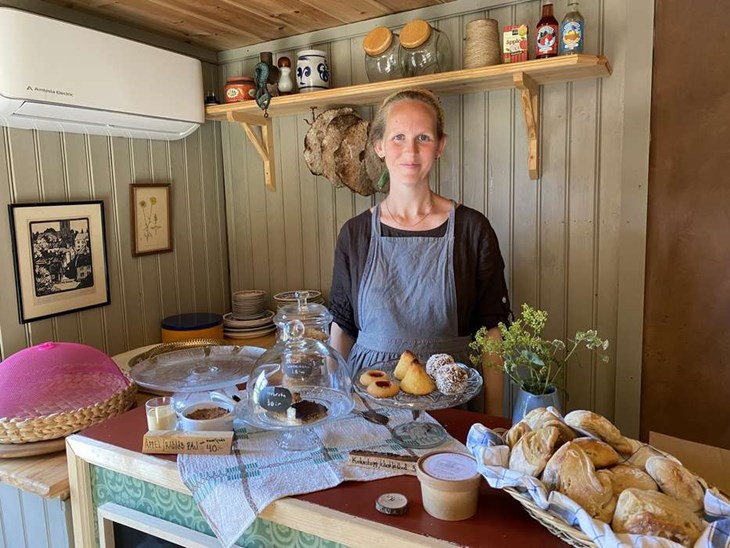 Caféet kommer att ha öppet för fikagäster när vädret är bra. "Vi har inga sittplatser utomhus utan vi kommer lägga ut på sociala medier och vår hemsida när vi har öppet" säger Louise. Foto:Carina Nilsson