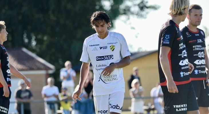 Nils Salomonsson Önnebo fick göra debut för LFK mot Trollhättan och var nära att bli målskytt direkt. Foto: Halmstadsport