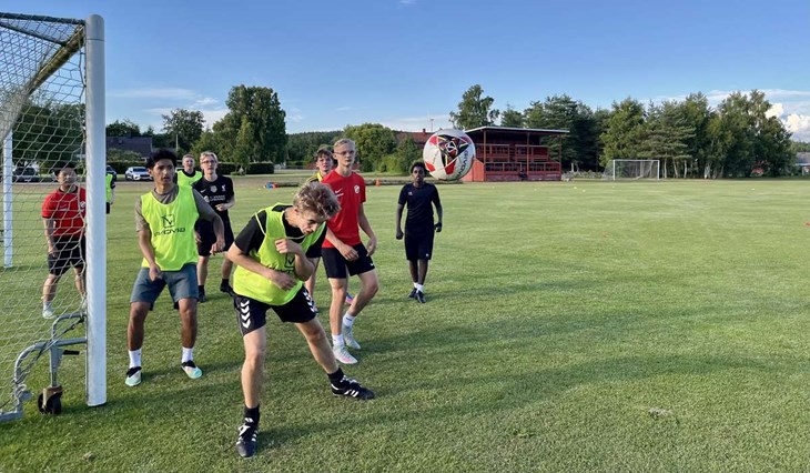 SBK övar fasta situationer. Här hörnor. Foto: Johan Jönsson