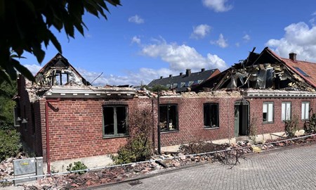 Efter storbranden – fastighetsägaren vill bygga upp huset igen