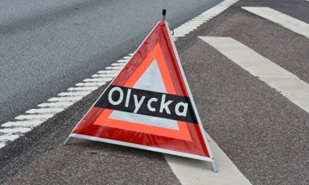 Personbil i diket – blåljuspersonal på plats