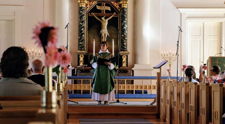 Anette Silfwerapel har trivts väl i Höks pastorat. Hon lämnar inte för att hon vantrivs utan för något annat. Foto: Mikaela Jacobsson