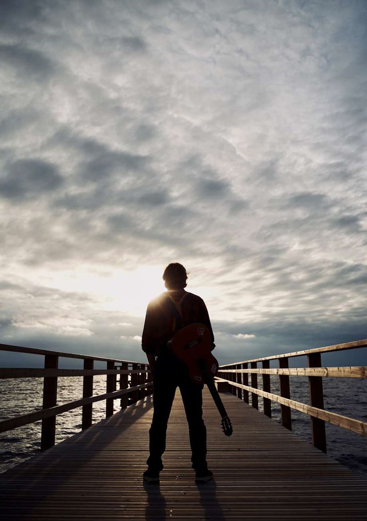 David Guvå på bryggan i Mellbystrand. Foto: Karl-Filip Karsson