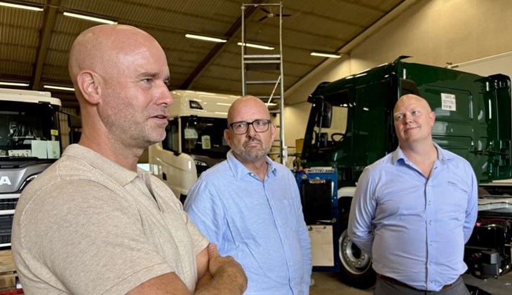 Glenn Lempert-Sjö och Johan Pearson på JPGS är lika nöjda som NTM:s Sverige-VD Conny Söder. Foto: Johan Jönsson