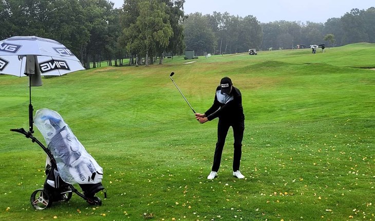 Jesper Sandborg avslutade storstilat med att sänka ett slag från 25-30 meter för eagle och slutade delad trea i tävlingen. Foto: Rickard Gustafsson