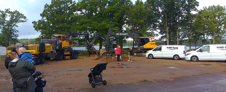 Ungefär 150 personer kom när Skanlux bjöd in allmänheten till sitt stora projekt i Traryd. Foto: Privat