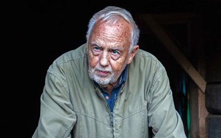 Berättade andras historier – nu berättas hans egen