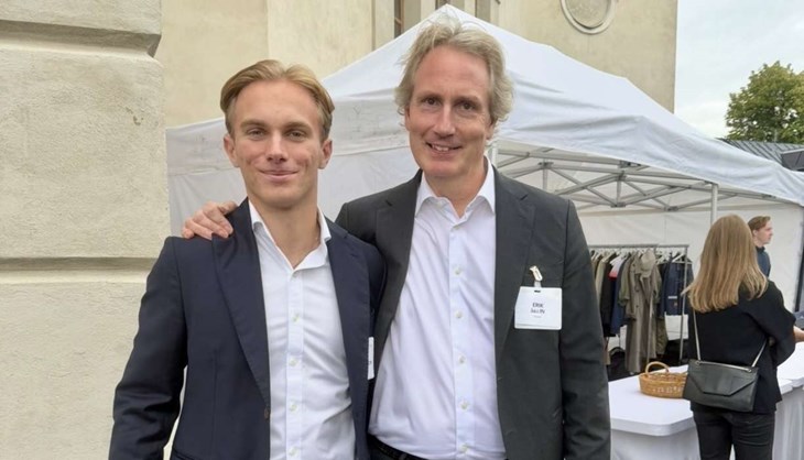 Samuel med sin favoritentreprenör Erik Selin. Foto: Privat.