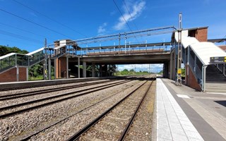 Tågvärd skadad – knuffades av perrongen