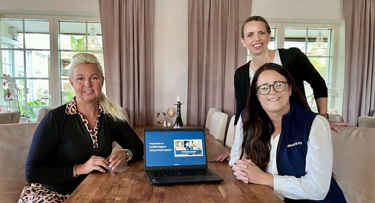 Linda Andersson på Lögnäs gård är positiv till läget just nu men hon känner viss oro för framtiden. Anna Eriksson och Ida-Paulina Johansson är affärschefer på Ludvig & co. De presenterade rapporten om läget för småföretagarna. Foto: Johan Jönsson