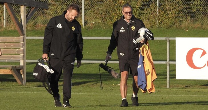 Andreas Hedström med LFK:s lagledare och allt i allo Micke Johansson. Foto: Johan Jönsson