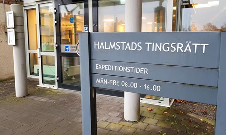 Hällde kadaverstinkande vätska i exets bil 