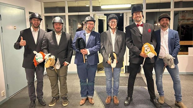Ponnypappornas succé på festen Ponnypappornas succé på festen