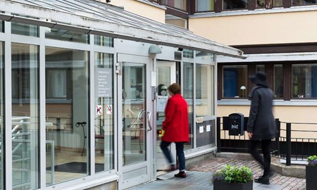 Lurade sin mormor på nära en miljon – spelade bort alltihop