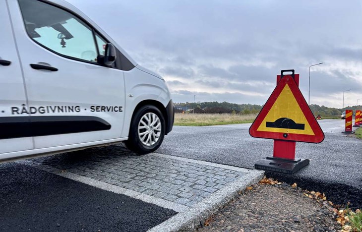 Visst är farthindret lite högt? Foto: Johan Jönsson