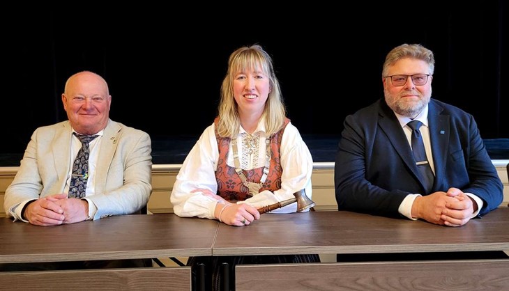 Genom Angeline Eriksson (C) och 1:e vice ordförande Jörgen Nilsson (KD) är Vallberga starkt representerat i kommunfullmäktiges presidie. Mellbystrandsbon Pär-Åke Eriksson (MED) är 2:e vice ordförande. Foto: Rickard Gustafsson