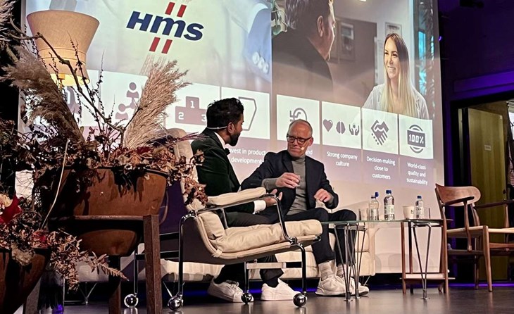 Staffan Dahlström i samspråk med konferencier Daniel Sanjay. Foto: Johan Jönsson