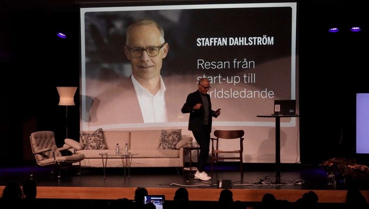 Staffan Dahlström på scen. Foto: Johan Jönsson
