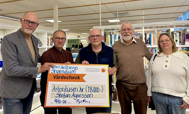 Överraskad efter 42 år i ungdomsbrandkåren Överraskad efter 42 år i ungdomsbrandkåren